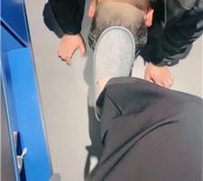 【诗诗】骑马狗盆/碾压踩狗头/裸足恋足舔/踩踏喂食 JS240425-2