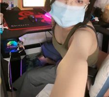 【成都lisa】长时间-电竞女神无意识踩贱奴 JS240618-5