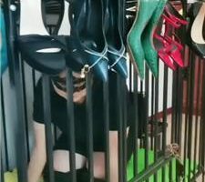 【凌儿女神】母畜-囚禁狗笼/高跟踩/鞋插嘴/喂圣水 bf42883