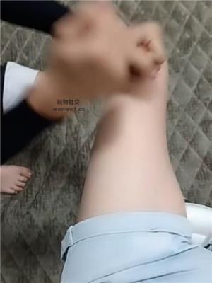 【姗姗】家奴下跪伺候妻主 JS240901-14