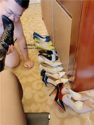 【诗恩大大】多双脏鞋-人体擦鞋器 JS240902-1