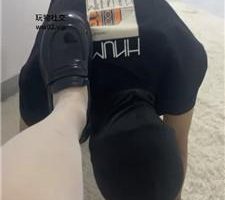 【沐沐大大】丝袜美腿诱惑抖M弟弟 JS241012-2