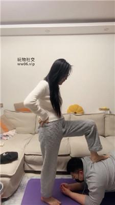 【埋汰】骑马转胯狗爬/玉足踩虐舔 JS241120-38