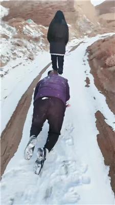 【西北傻子】素人S-户外冰天雪地凌虐 bf47440