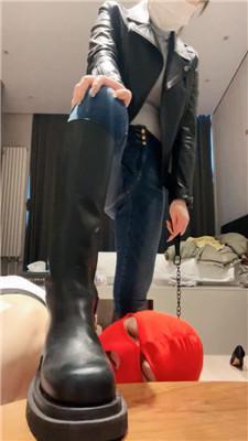 【茹雪】长靴踩狗舌/舔灰尘鞋底/插嘴/吃白袜吃厕纸 bf47551