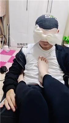 【小苮】仔细品尝主人的酸臭脚丫 JS241130-40