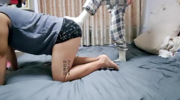 【小羊咩咩】白袜脚踢裆踩踏 JS241210-41