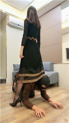 【美娜格格】高跟黑丝S-转胯狗爬/碾压踩狗舌/鞋尖插嘴 bf48559