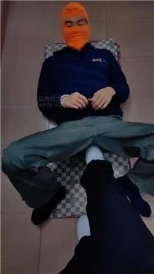 【奇了怪了】空军一号棉袜脚踩虐废物 JS241227-42