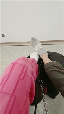 【薇薇情侣主】情侣主-脏臭棉袜脚踩绿帽 JS250103-8