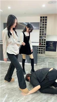 【麋鹿银儿】新素人系列2-踩头脸/断头骑坐头 bf49139