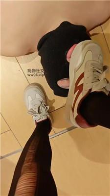 【玉主子】休闲鞋黑丝踩/脚下喂食 JS250120-8