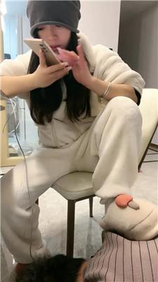 【薇薇情侣主】圈养奴脚下伺候【下】 JS250123-6