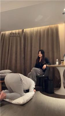 【子熙大人】运动后原味鞋袜强迫男友舔闻 JS250125-26