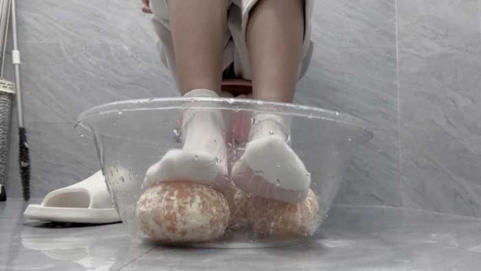 【莓子】白袜加光脚榨橙汁，袜子泡橙汁打包 YC-250126-2