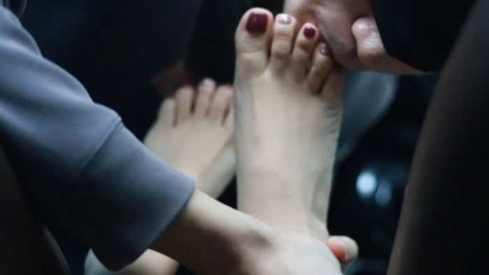 【穗州仪宝】裸足喂食+纯舔(二) YC-250201-4