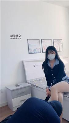 【泡泡】肉丝脚诱惑-做家具奴 JS250213-27