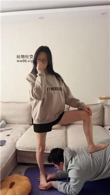 【埋汰】车模美腿踩虐 bf50332