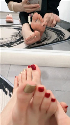 【怡宝】吃脚底    250217-23