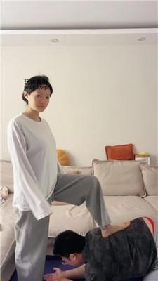 【埋汰】裸足玩虐健身教练 JS250224-29