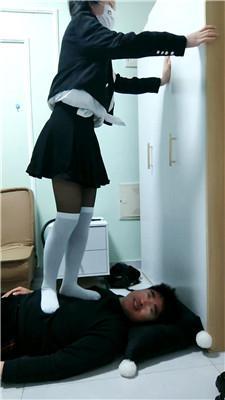 【刘二狗】白丝踩踏-狗链骑马遛狗 bf50766