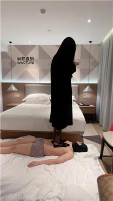 【肉肉s】高跟黑丝全体重踩踏 bf50828