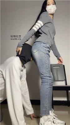 【甜恬】牛仔裤坐脸-运动鞋白袜辱 bf51516