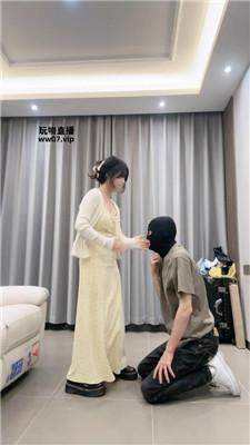 【猴歌】皮鞋白袜踩踏踢裆 bf52192