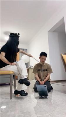 【南月女神】狗盆喂食下贱奴 JS250417-14