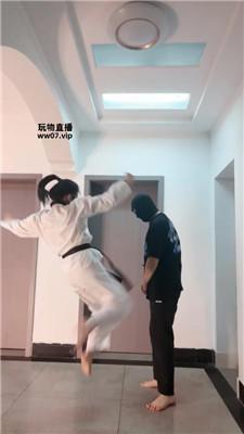 【甜音】跆拳道女神暴揍歹徒 bf52574