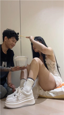 【婉纱】伺候女友吃宵夜【双视角版】 bf53353