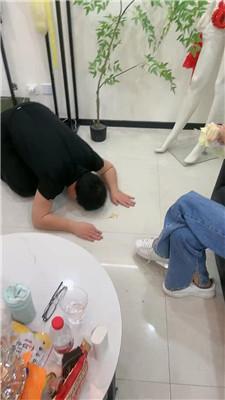 【普西】双S-跪舔主人的脏鞋 JS250611-25