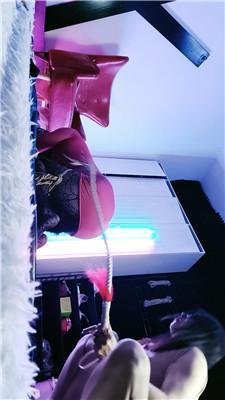 【冰炫】刑房训化人体擦鞋奴 JS250616-4