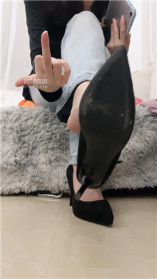 【婉婉】爬进来跪舔    250621-20