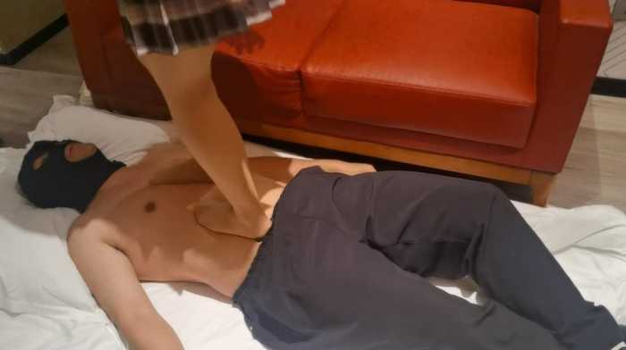 插嘴踩喉咙踩出脚印 YC-250626-2