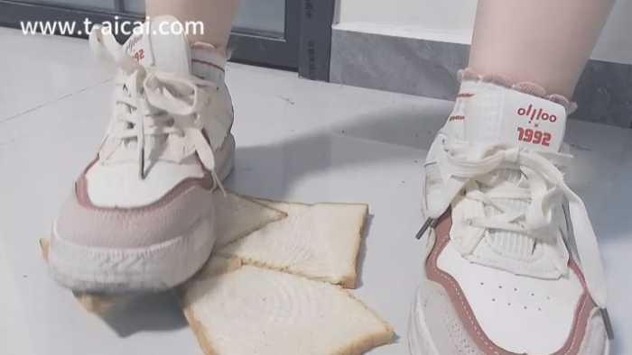 超脏鞋底面包 YC-250628-4