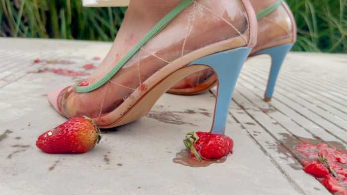 【大美】裸足&透视高跟鞋内/外踩草莓 YC-250711-5