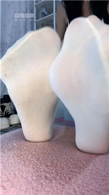 【苒苒】足疗店技师偷闻脚    250824-20