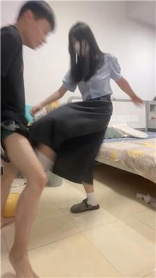 【小野大人】双S-白丝学生妹暴力踢踹【双视角版】 JS250830-1