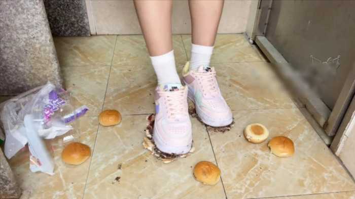 af1踩小面包 bf57895