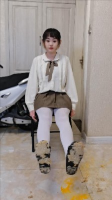 小皮鞋踩鸡蛋饼干，多语言 JS251110~10