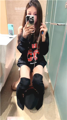 【万万】喂口水-高跟长靴踩【双视角版】 bf59360