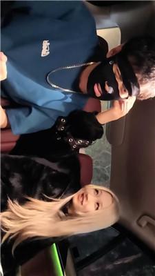 【素人饮水机】车内网袜挑逗司机 JS251126-26