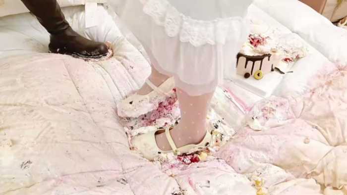 A266 – 碎物姐妹单鞋和皮靴床上踩蛋糕 JS251201~5