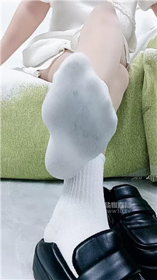 【依甜】老婆是媚黑的母狗 251213-24