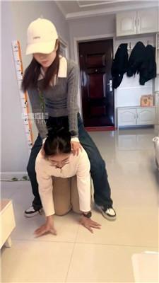 【极品道人】学生妹训母狗 JS251221-7