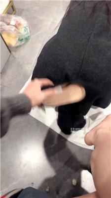 【臭脚萝莉mm】羞辱情侣奴-奴下奴场 JS251230-33