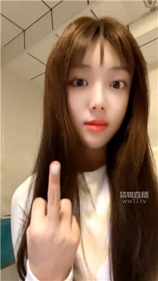 【萱萱子】高跟丝足口水羞辱    260103-35