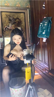 【奈诗】黑丝爆乳网调    260106-37