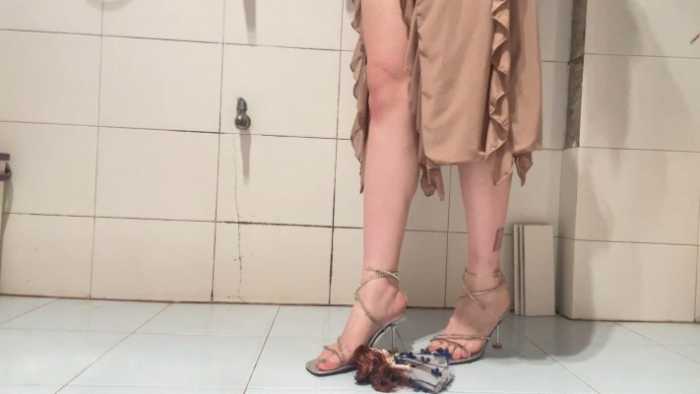 【甘奈s】GTS把上司变成小娃娃踩烂跺扁 ACYC-2103